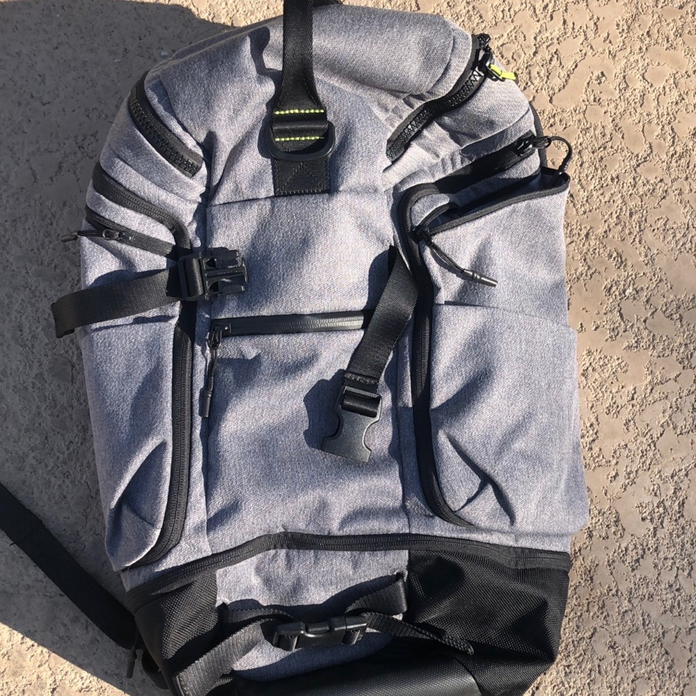 Lululemon large backpack. Tons of storage pockets . Good condition.